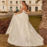 Vestido de novia elegante de manga corta con corte en A My Precious de W&M